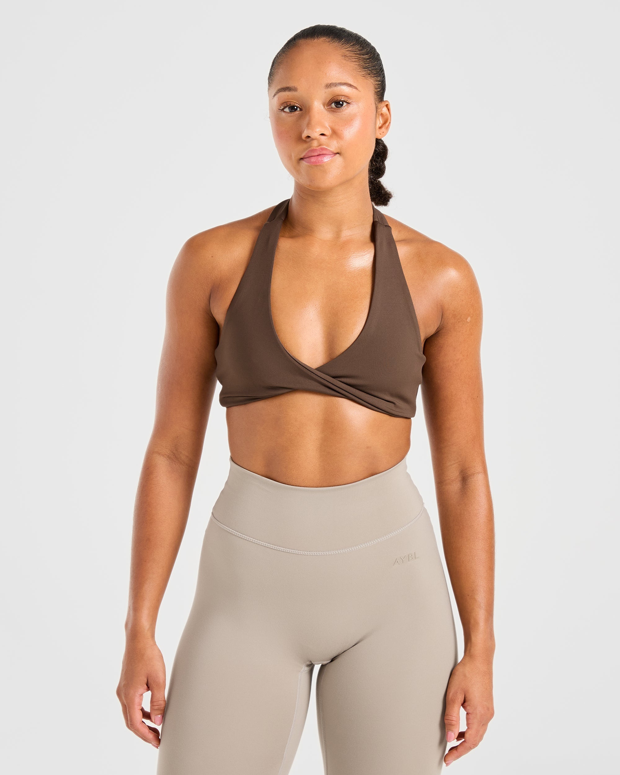 Bodycon Sports Bra Halterneck Esencial - Marrón Cocoa Profundo