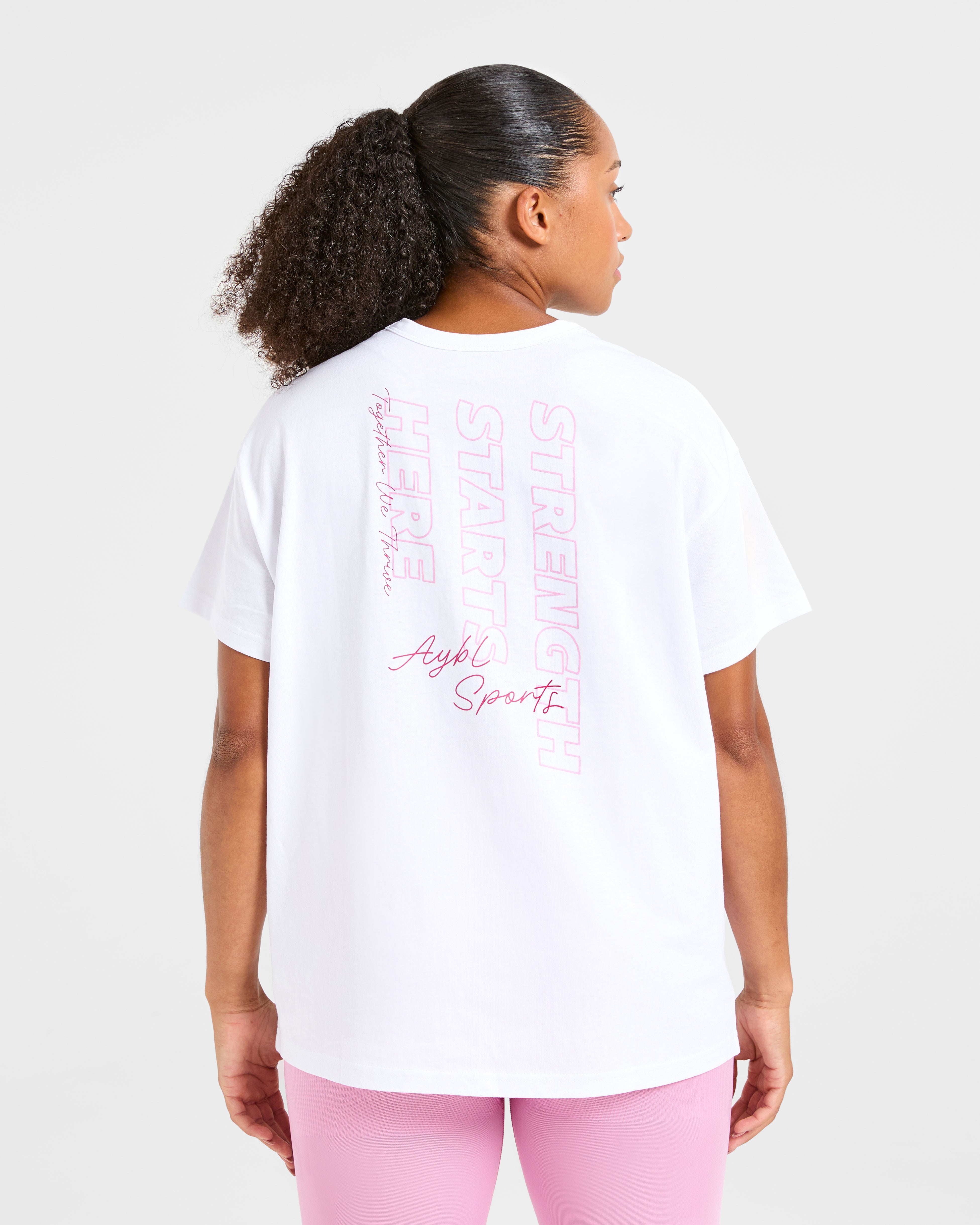 Camiseta Oversized Strength Starts Here - Blanco/Rosa