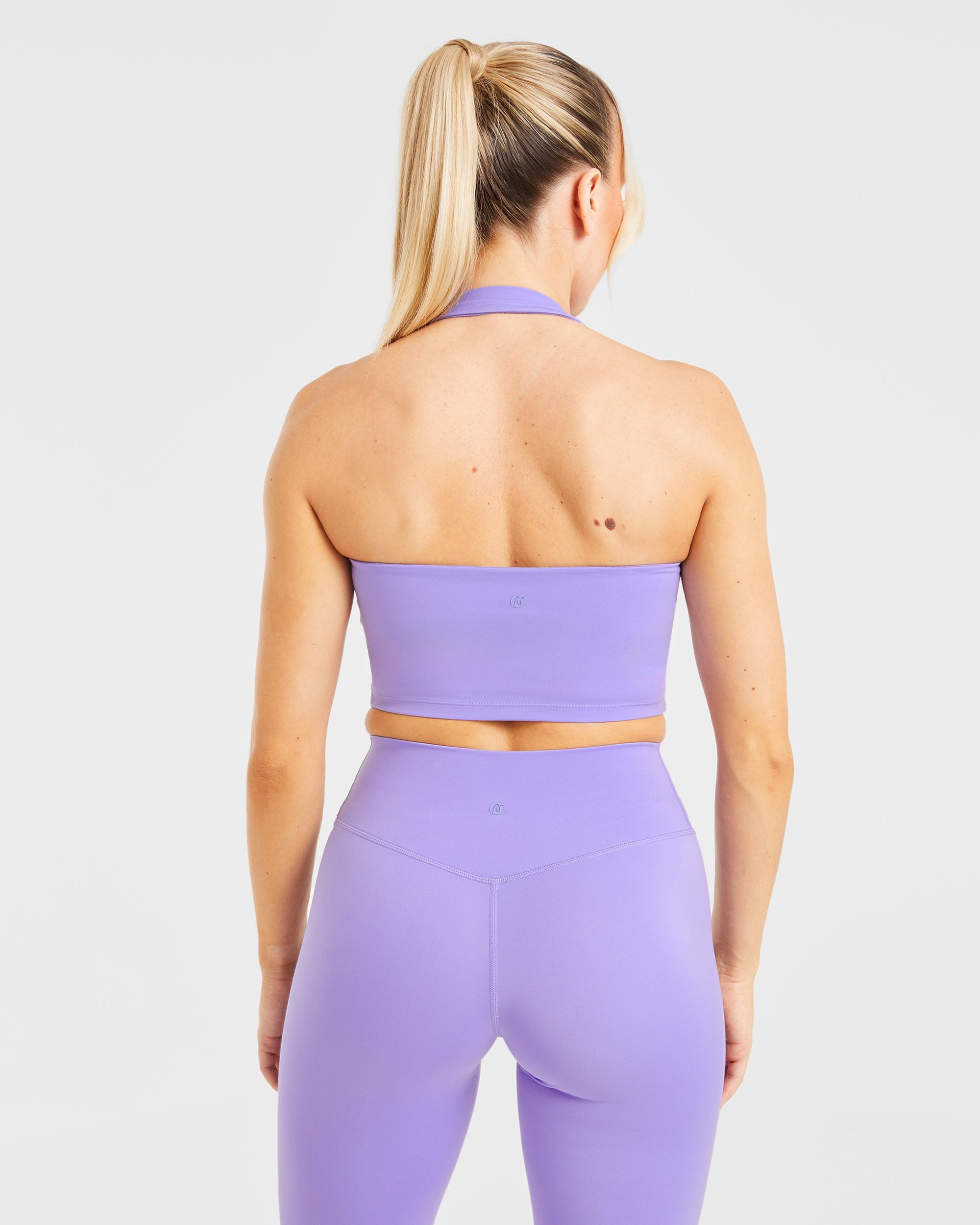 Top Corto de Cuello Halter - Violeta Vibrante