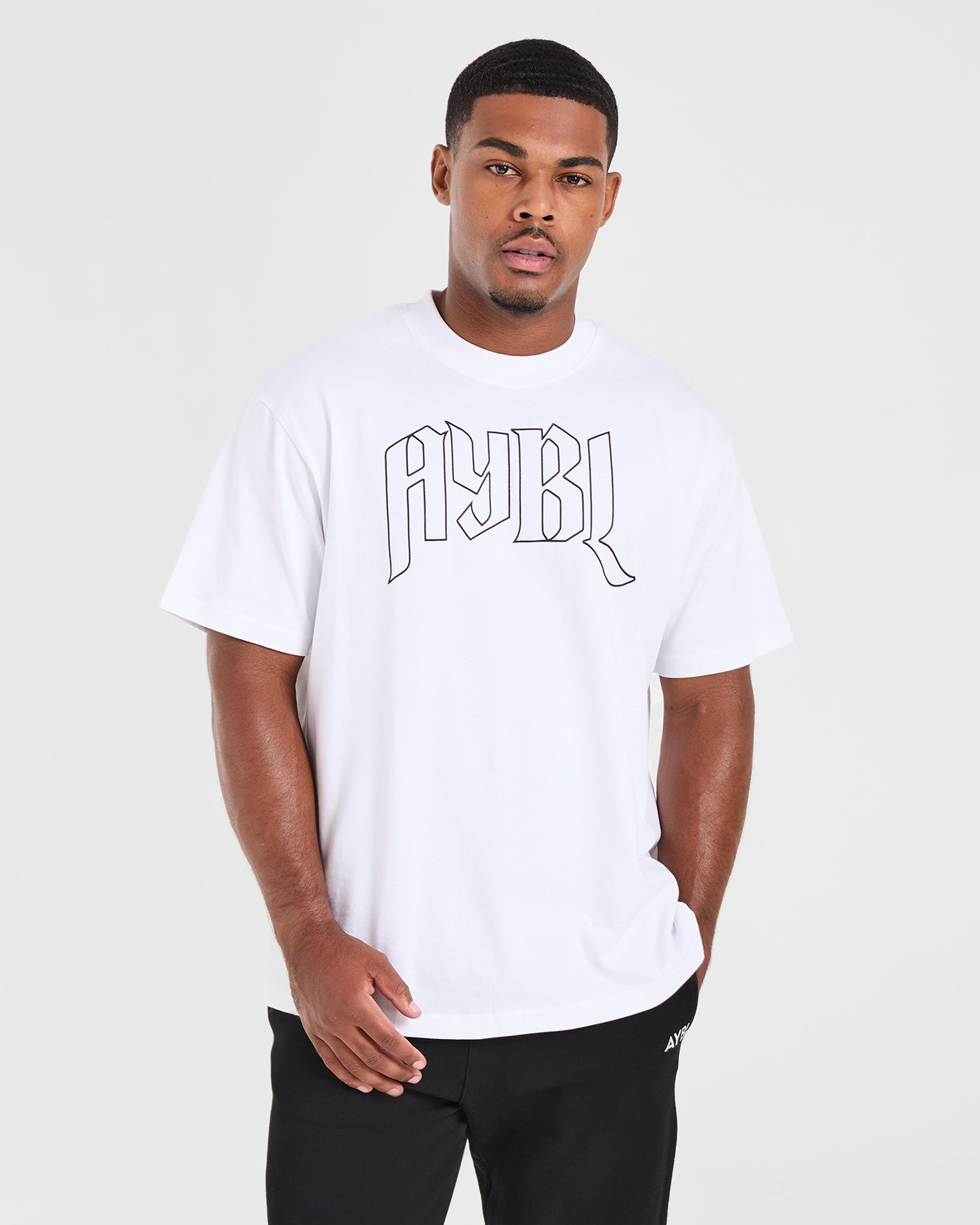Camiseta Oversized Gótica - Blanco