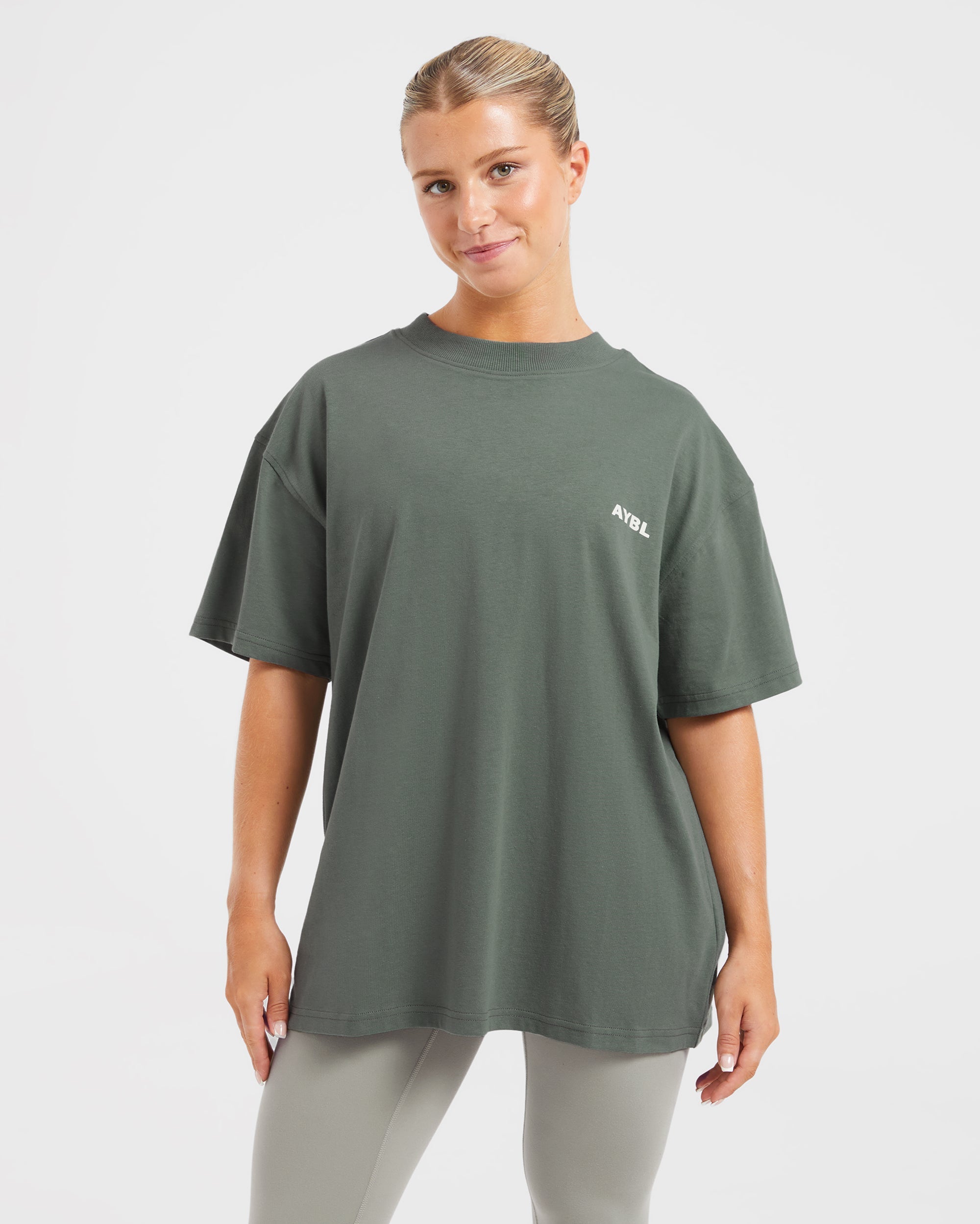 Camiseta Oversized Itálica Lift de AYBL - Verde/Blanco Beige