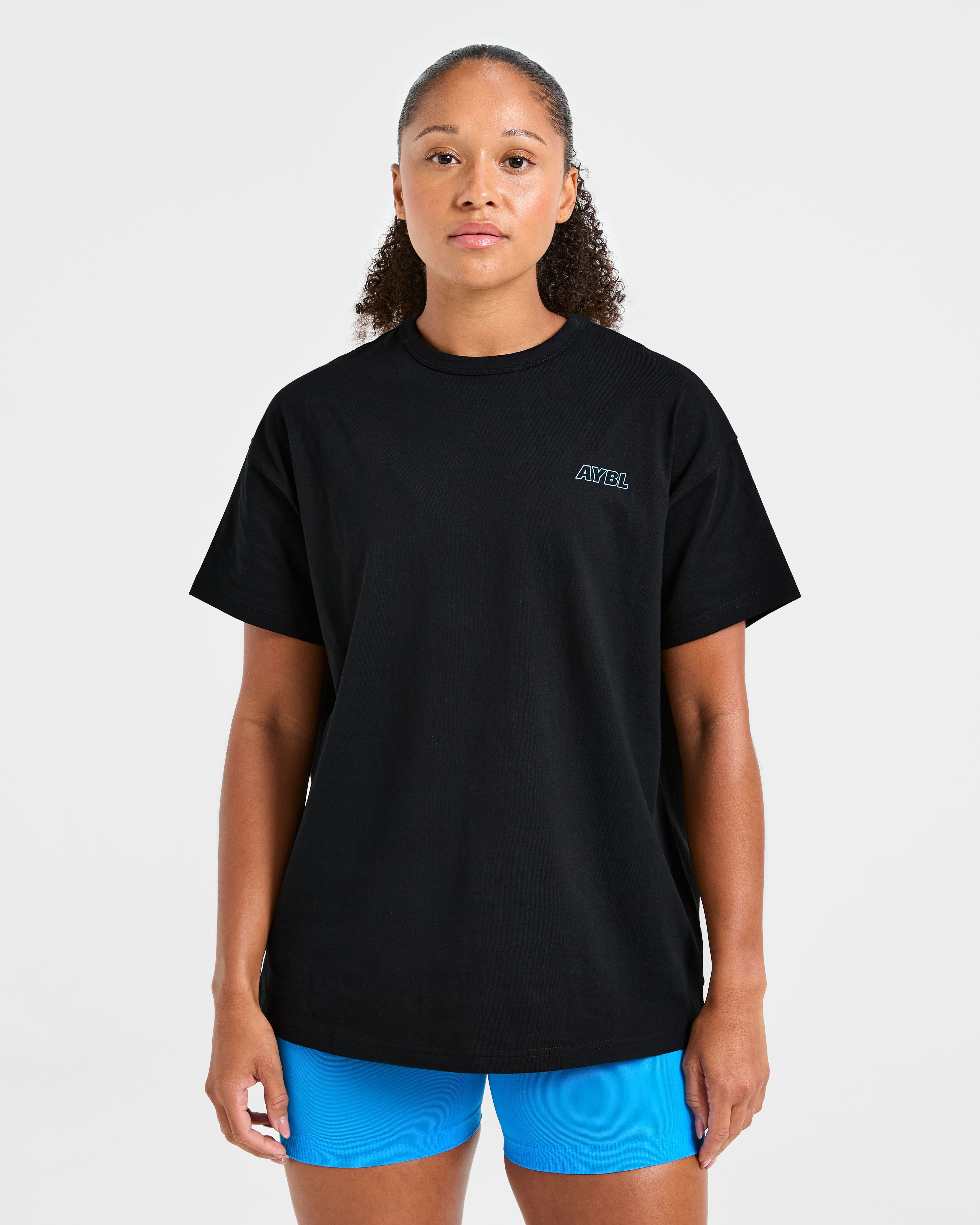 Camiseta Oversized Strength Starts Here - Negro/Azul