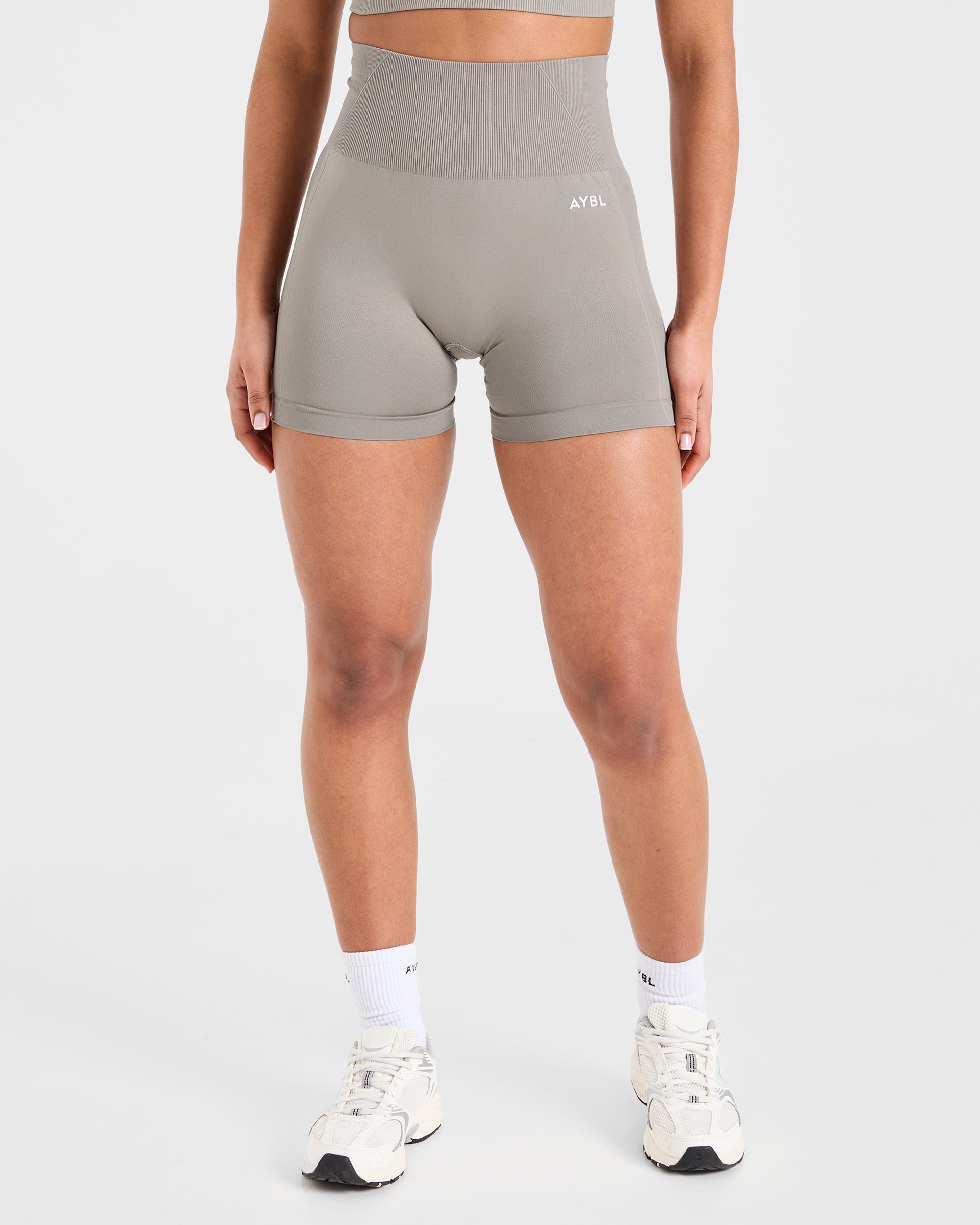 Empower Shorts Sin Costuras - Gris Claro