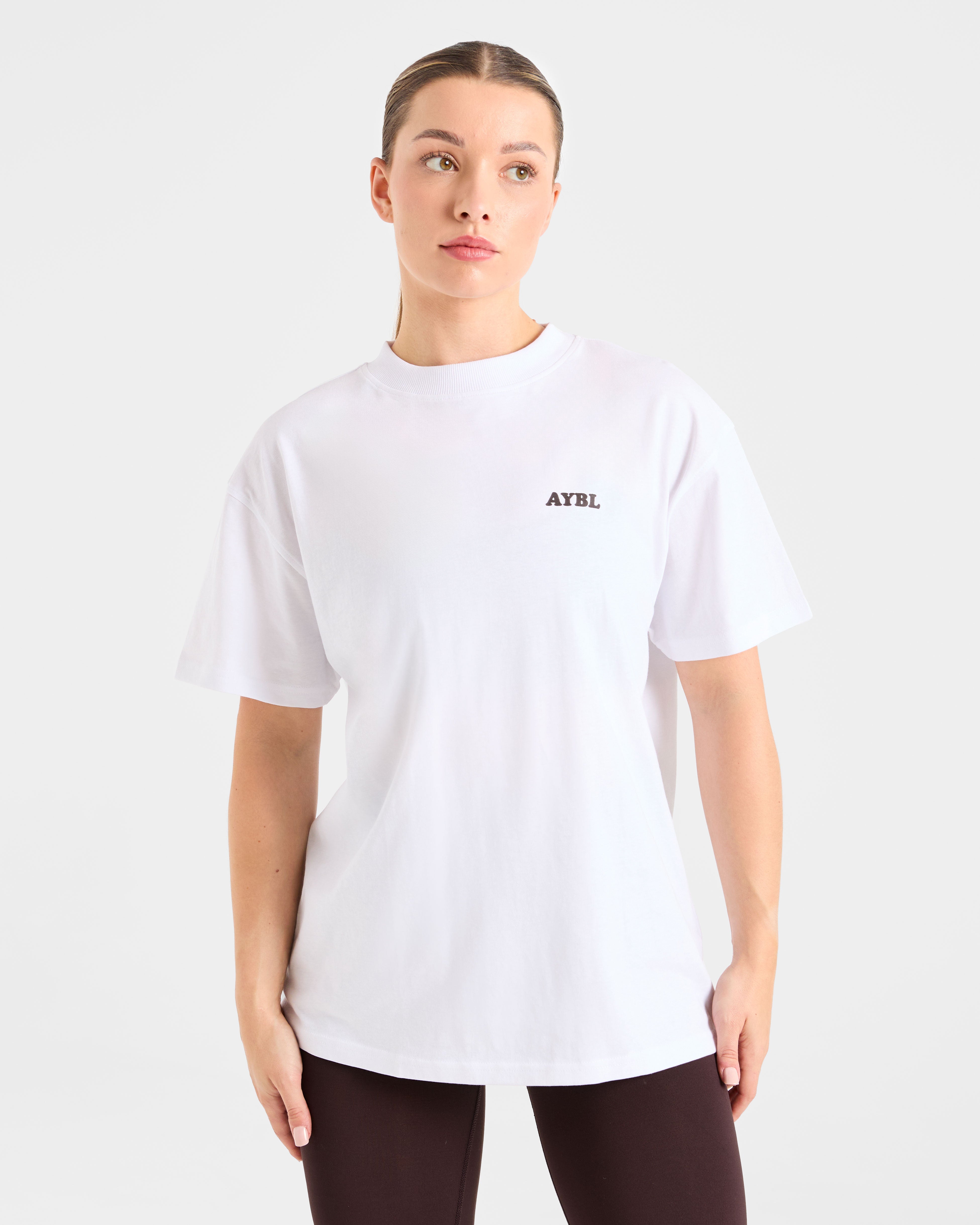 Camiseta Deportes Club Wavy Oversized - Blanco/Cacao Marrón