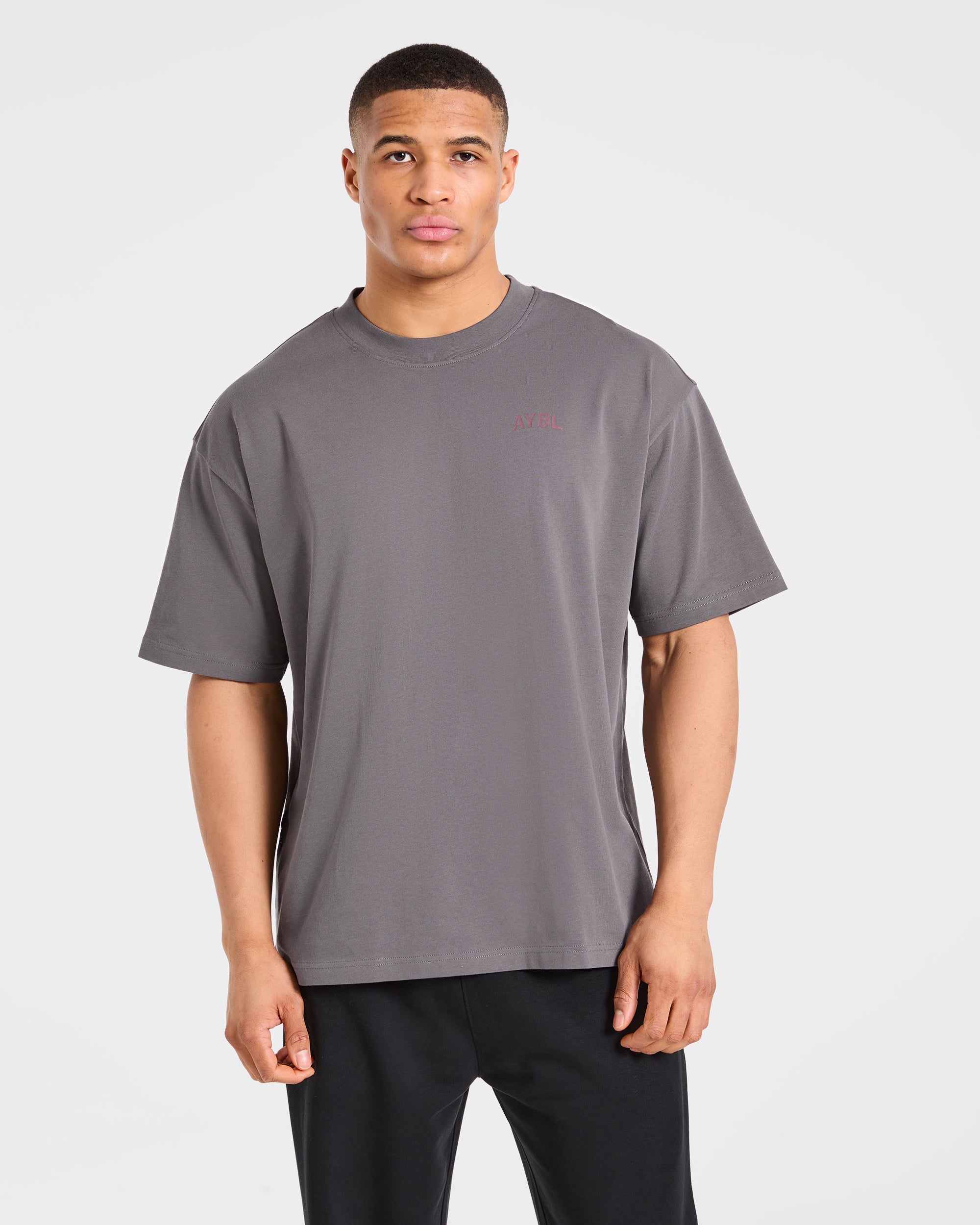 Camiseta Oversized de División de Fuerza - Gris oscuro/Rojo