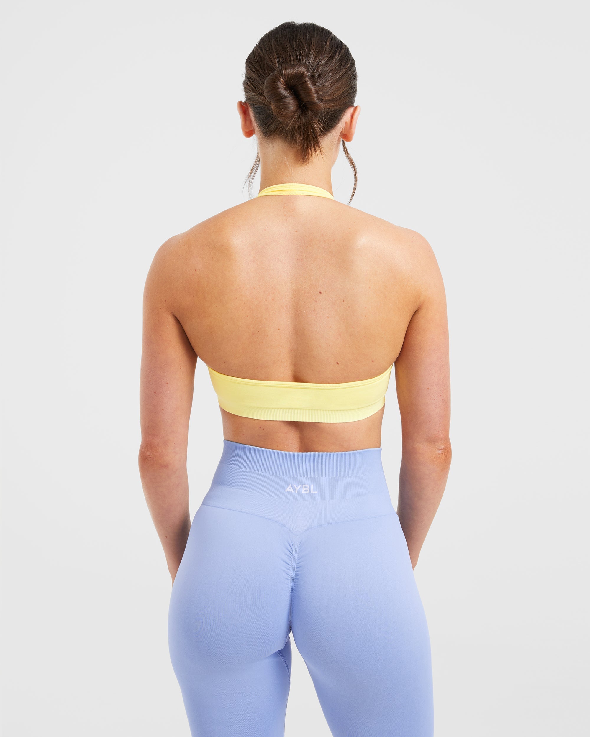 Sports Bra Sin Costuras Halter Essential - Amarillo