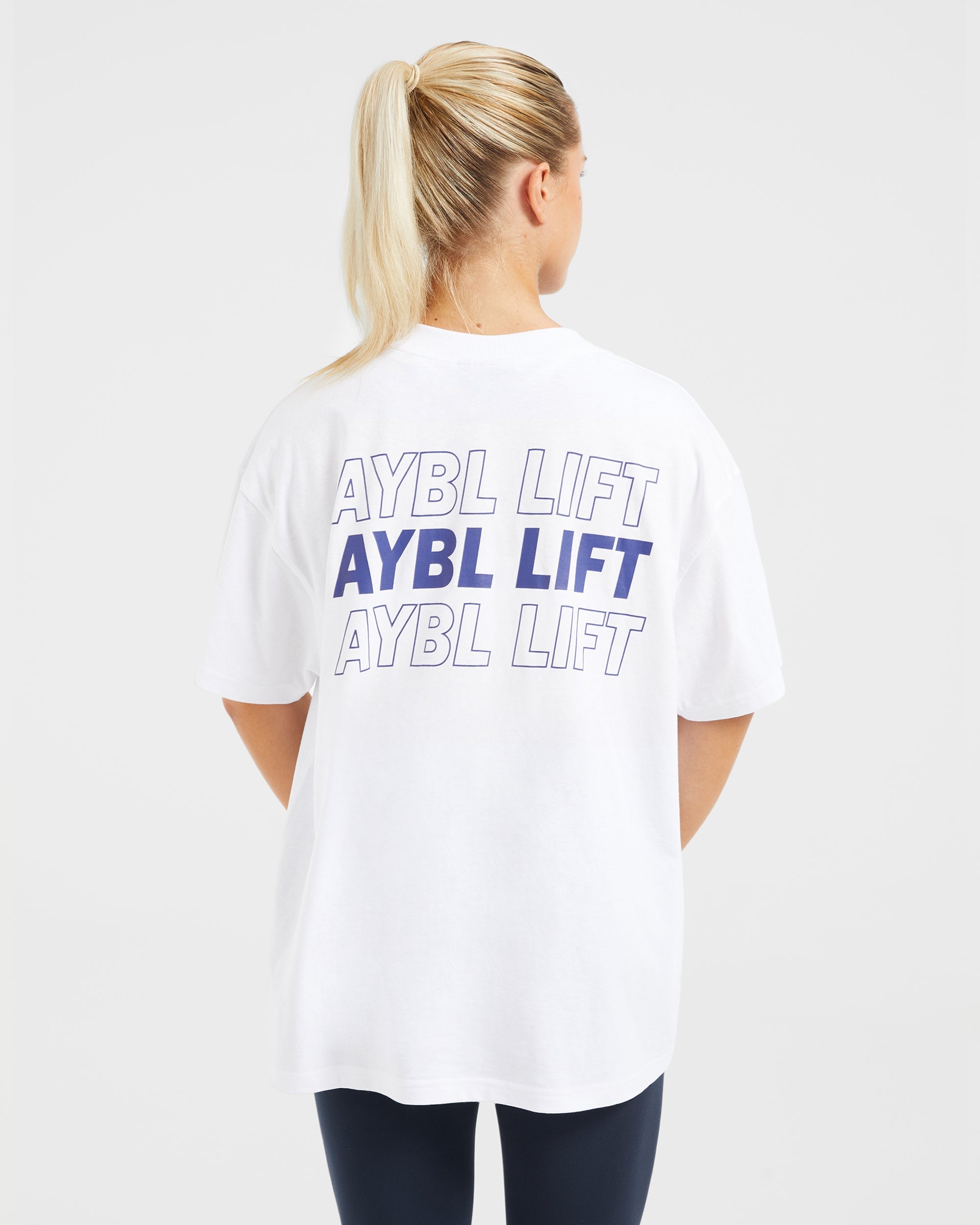 Camiseta Oversized Itálica AYBL - Blanco/Azul marino