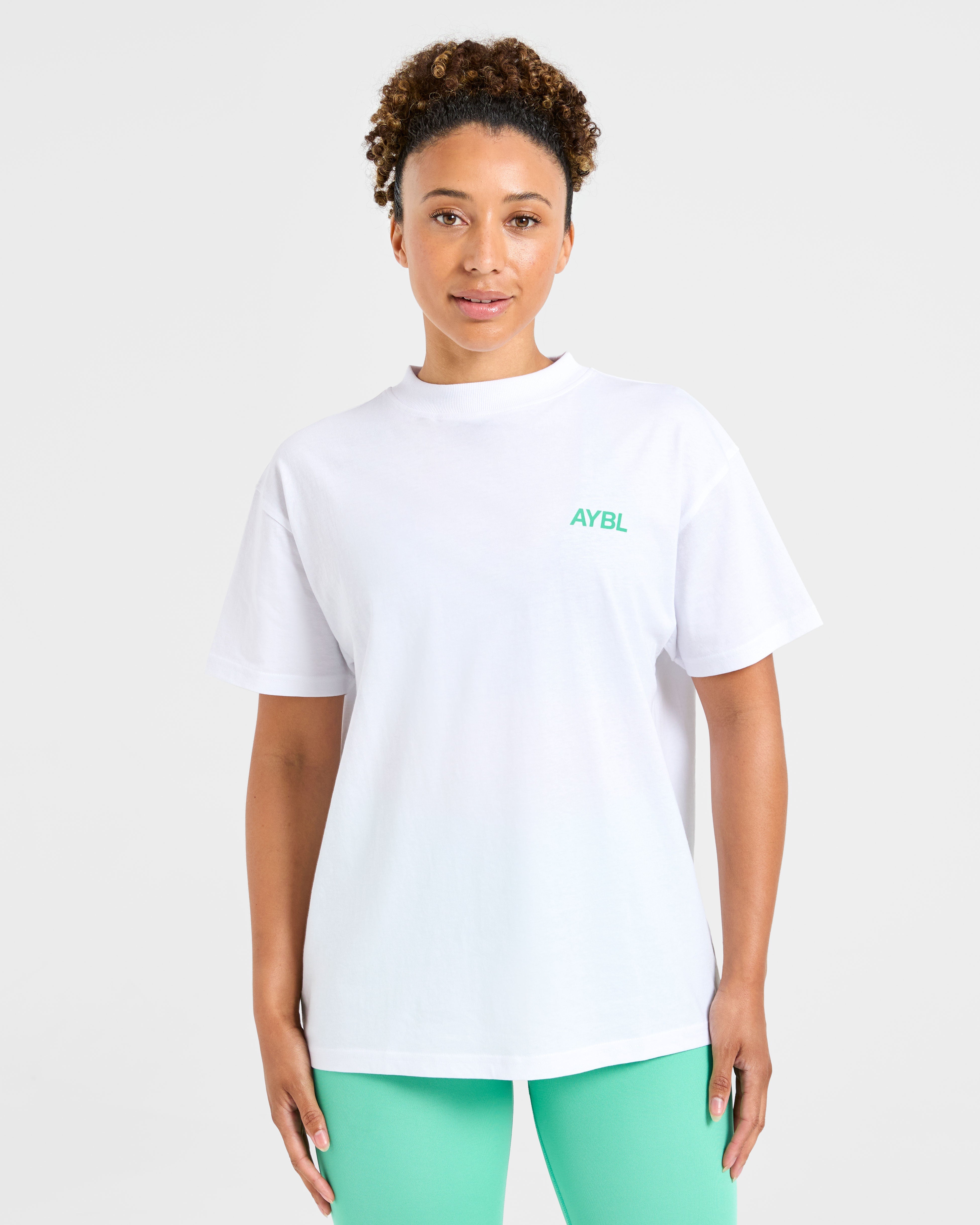 Camiseta Oversized del Club Deportivo AYBL - Blanco/Verde Carreras