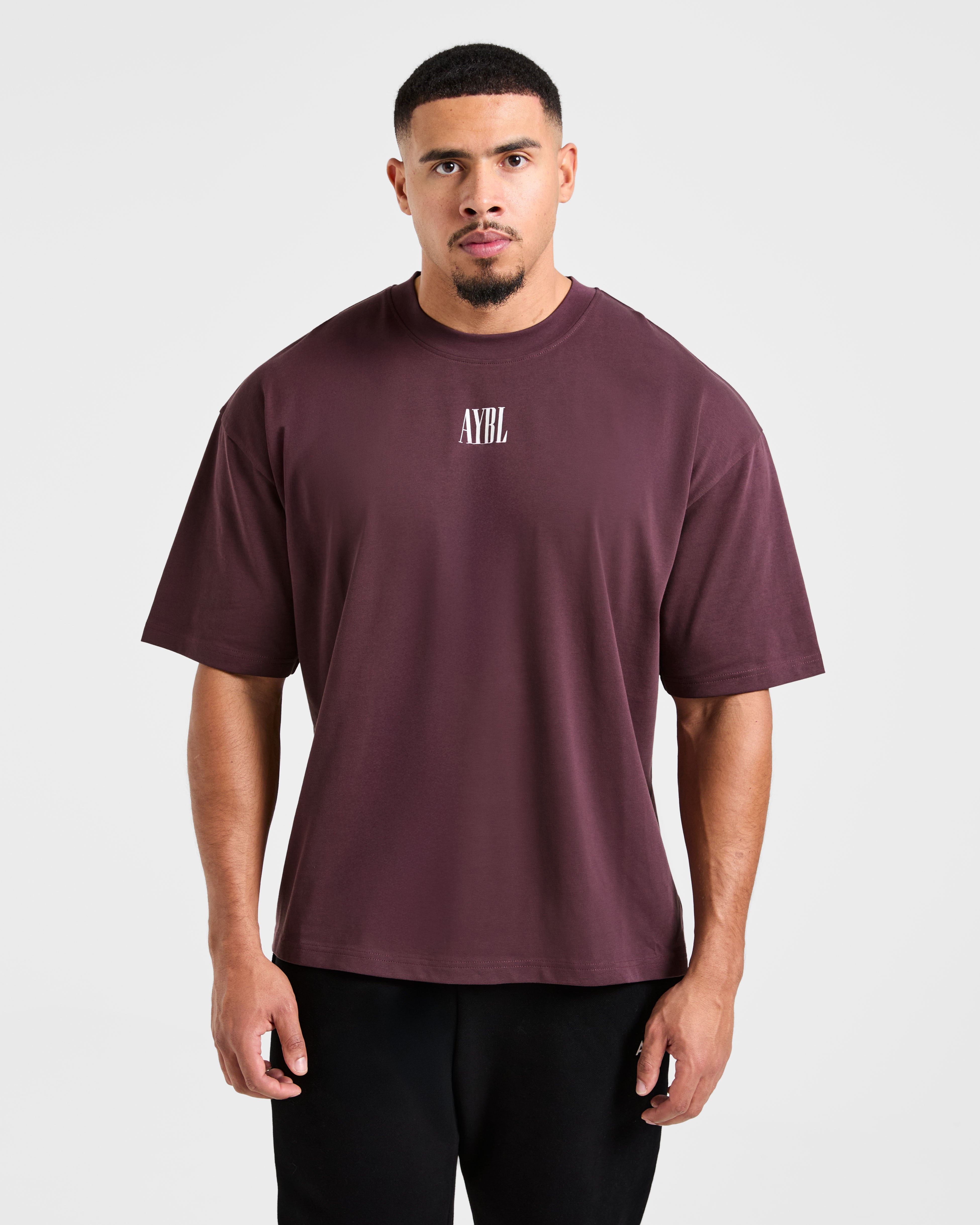 Camiseta Oversized Strength of Titans - Berry Humo