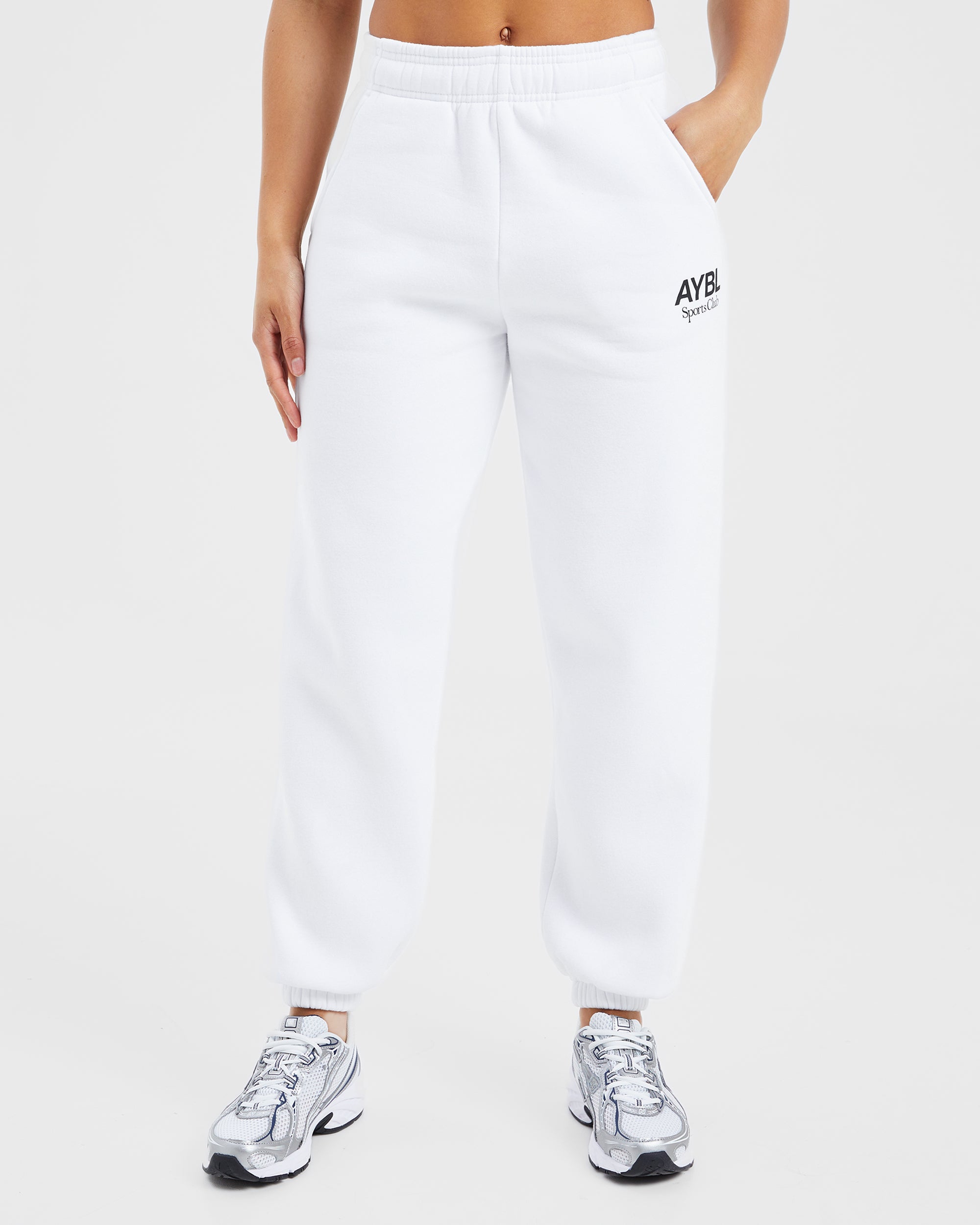 Pantalones Jogger Oversized de AYBL Sports Club - Blanco