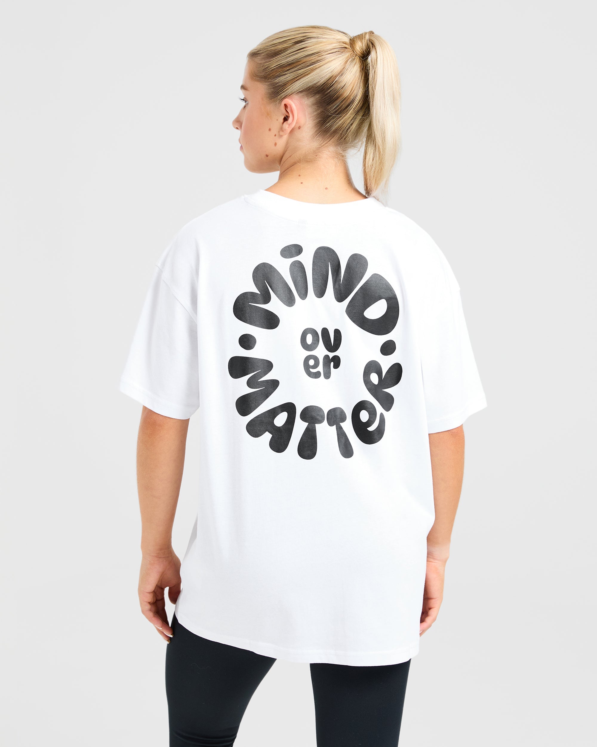 Camiseta Oversized Mind Over Matter V2 - Blanco