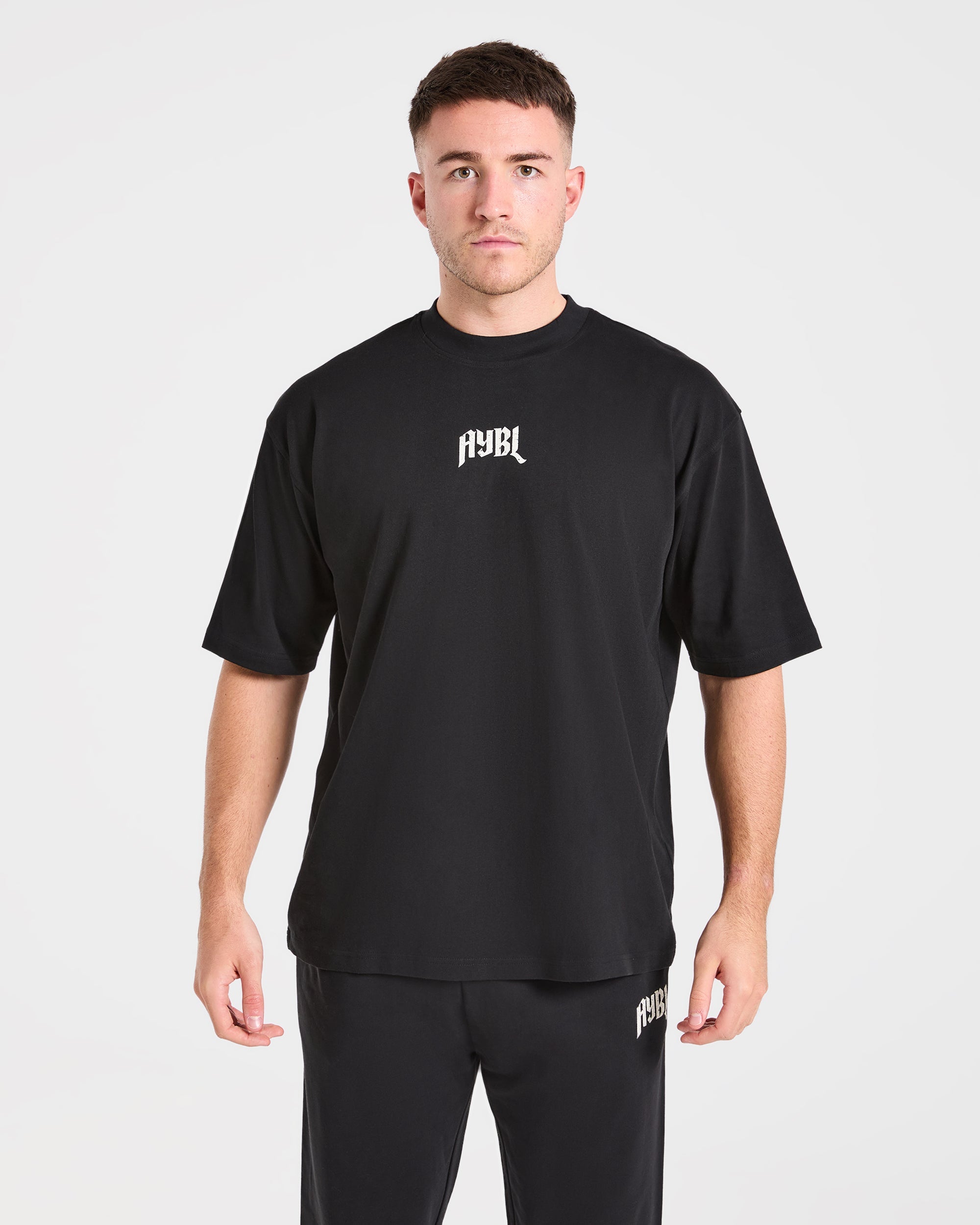 Camiseta Oversized Gótica para Levantamiento de Pesas - Negro/Blanco