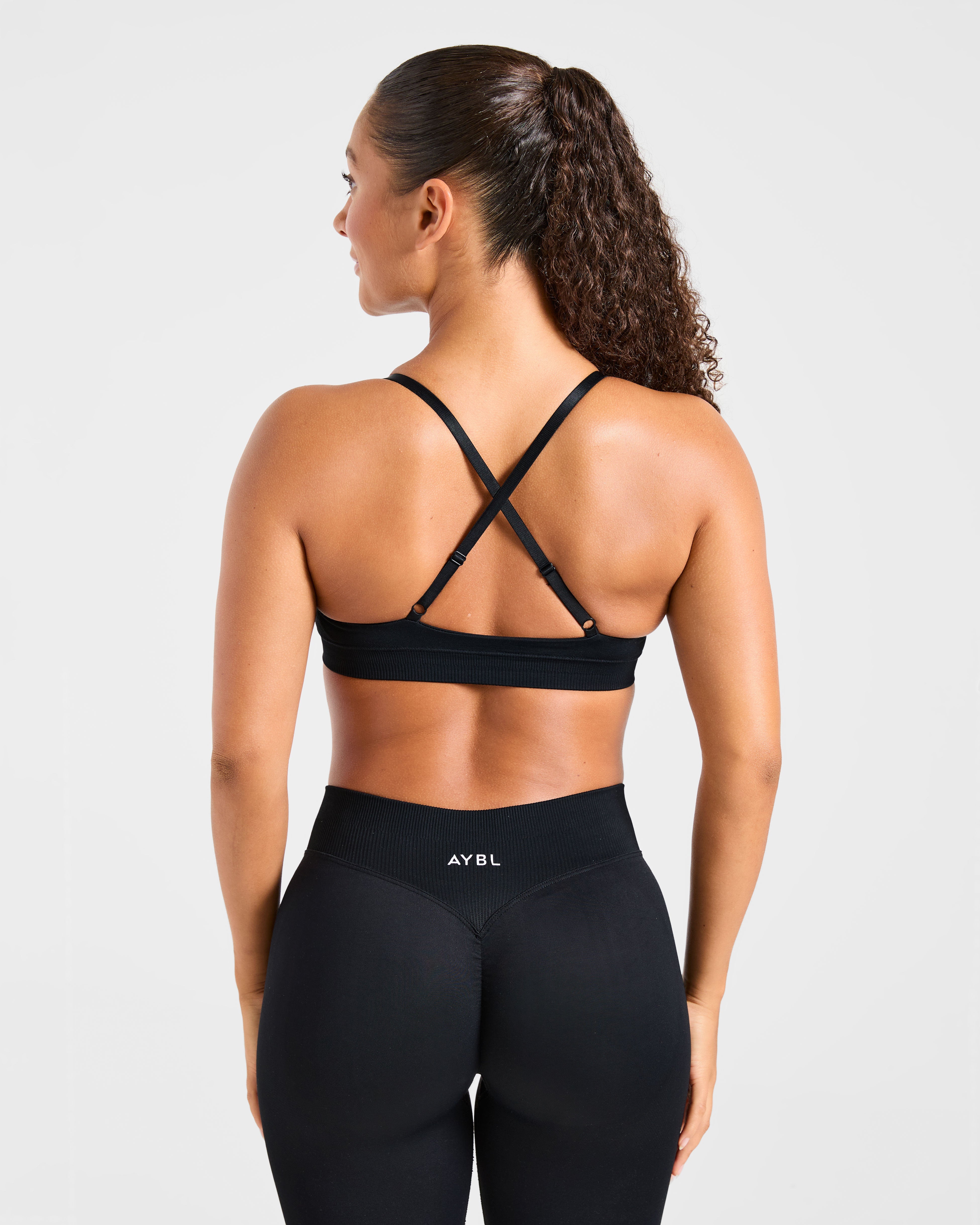 Sports Bra Sin Costuras Enhance - Negro