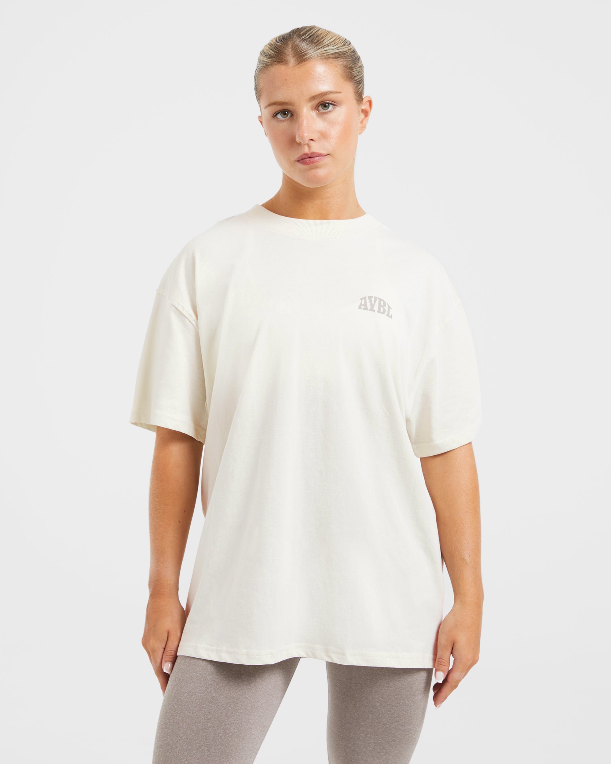 Camiseta Oversized Mind Over Matter - Beige/Marrón