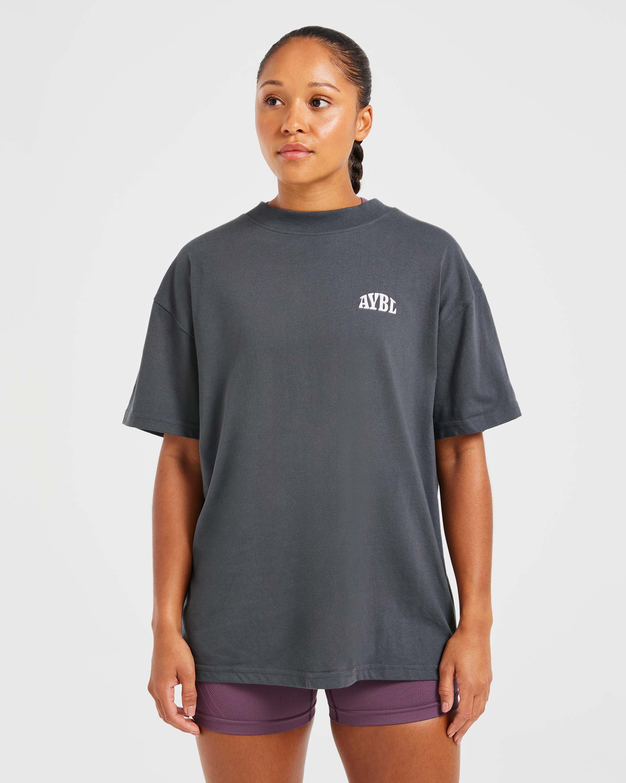 Camiseta Oversized Mind Over Matter - Gris carbón/Liláceo