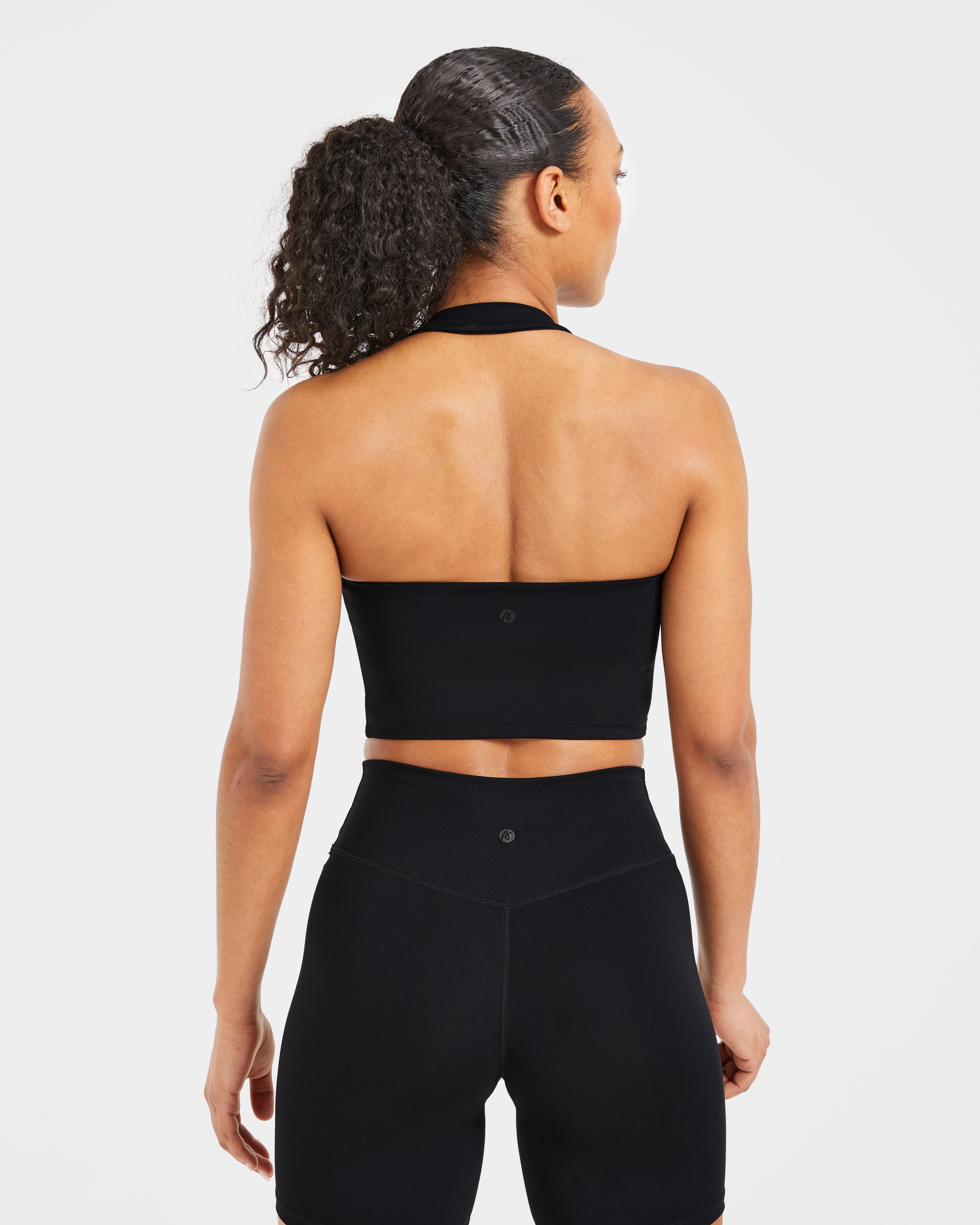 Top Corto de Cuello Halter - Negro