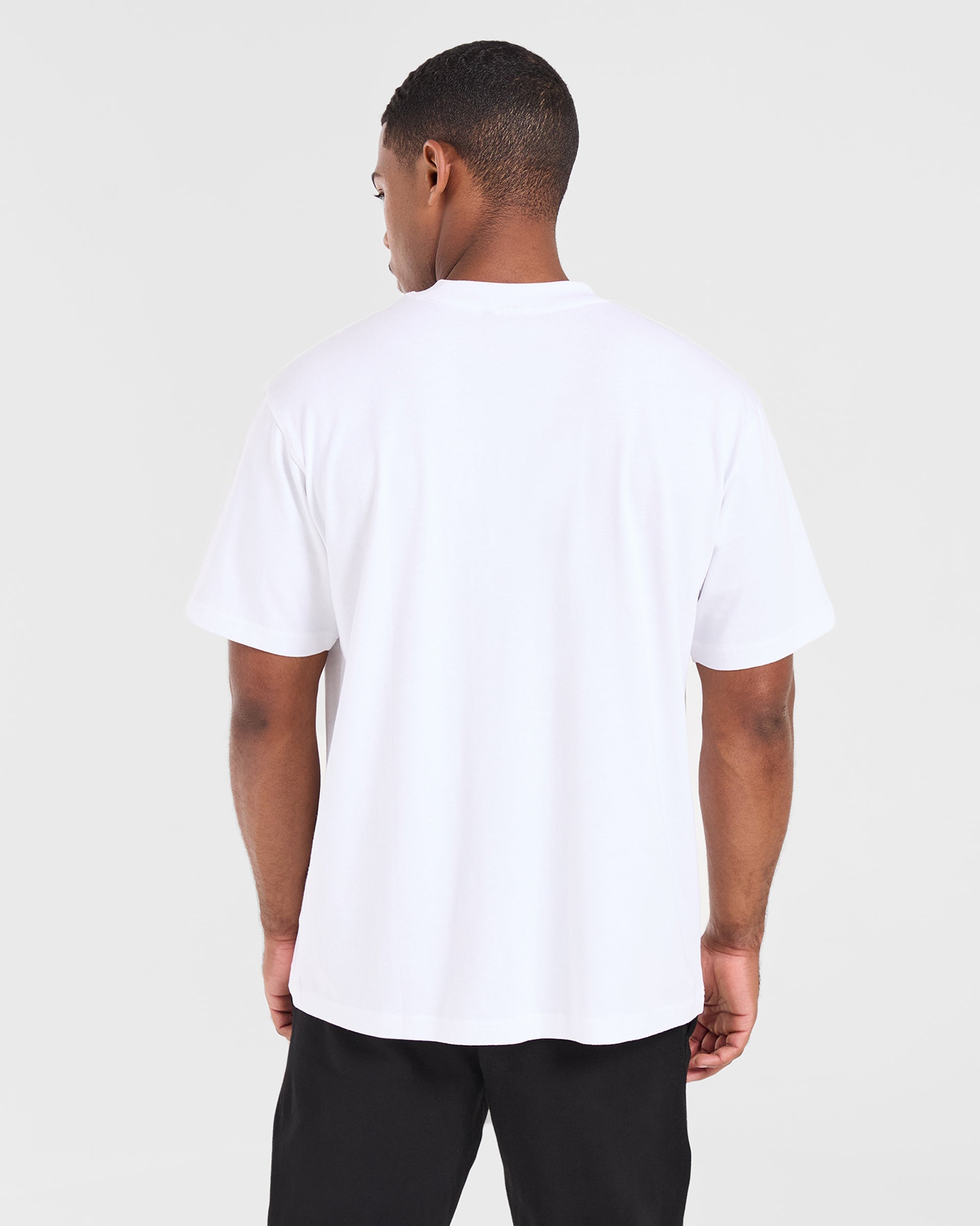 Camiseta Oversized Gótica - Blanco