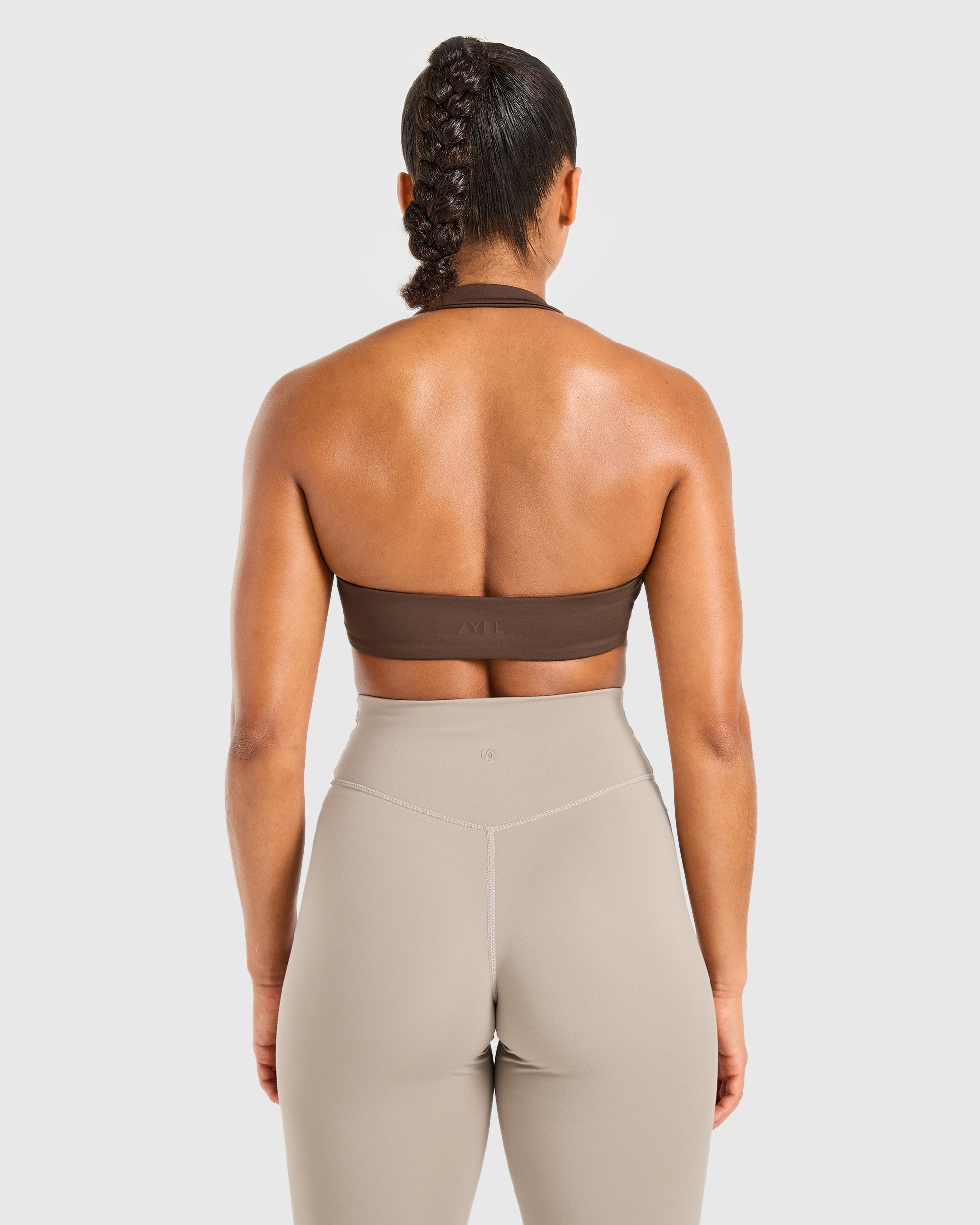 Bodycon Sports Bra Halterneck Esencial - Marrón Cocoa Profundo
