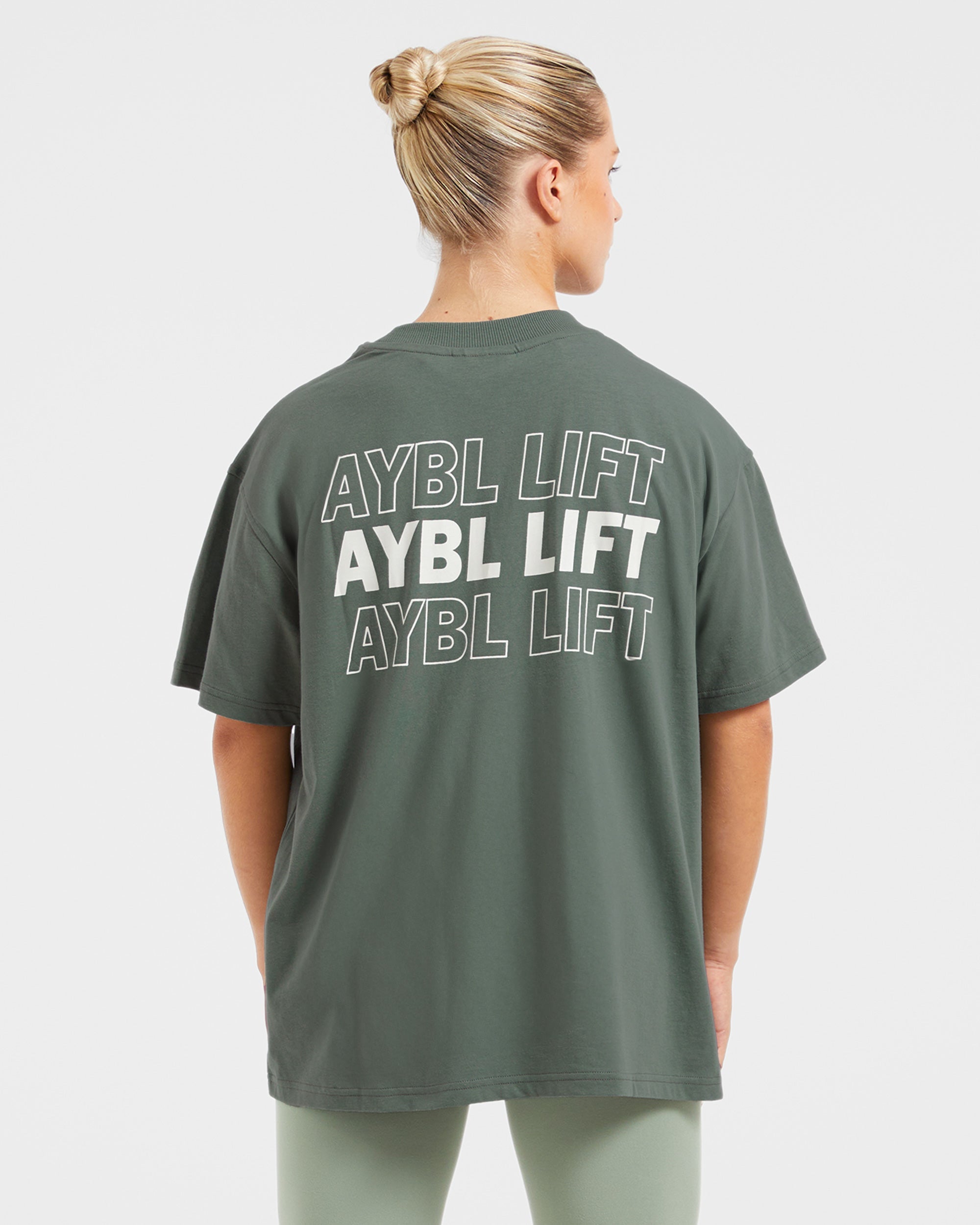 Camiseta Oversized Itálica Lift de AYBL - Verde/Blanco Beige