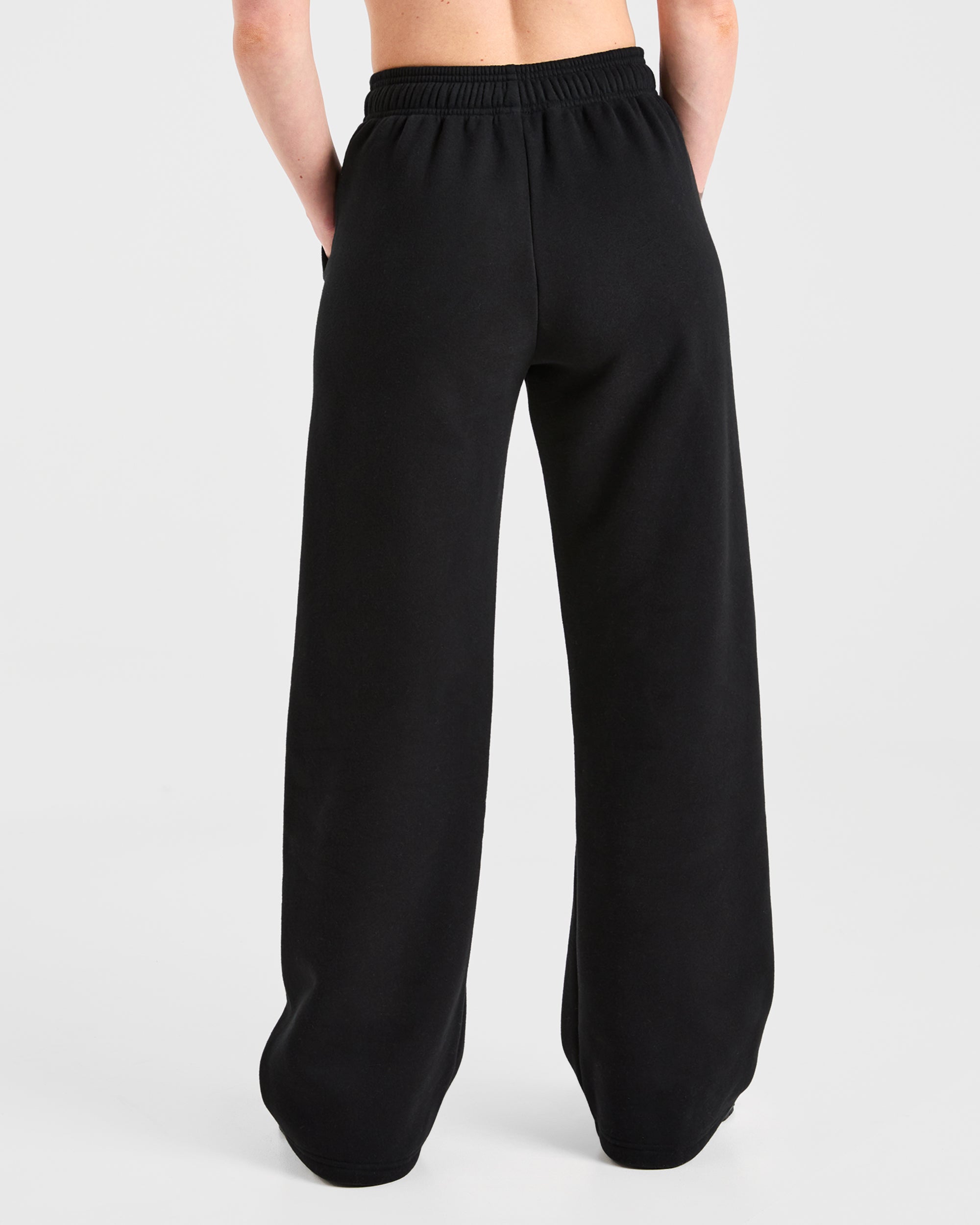 Pantalones Jogger Oversized de AYBL Sports Club - Negro/Blanco