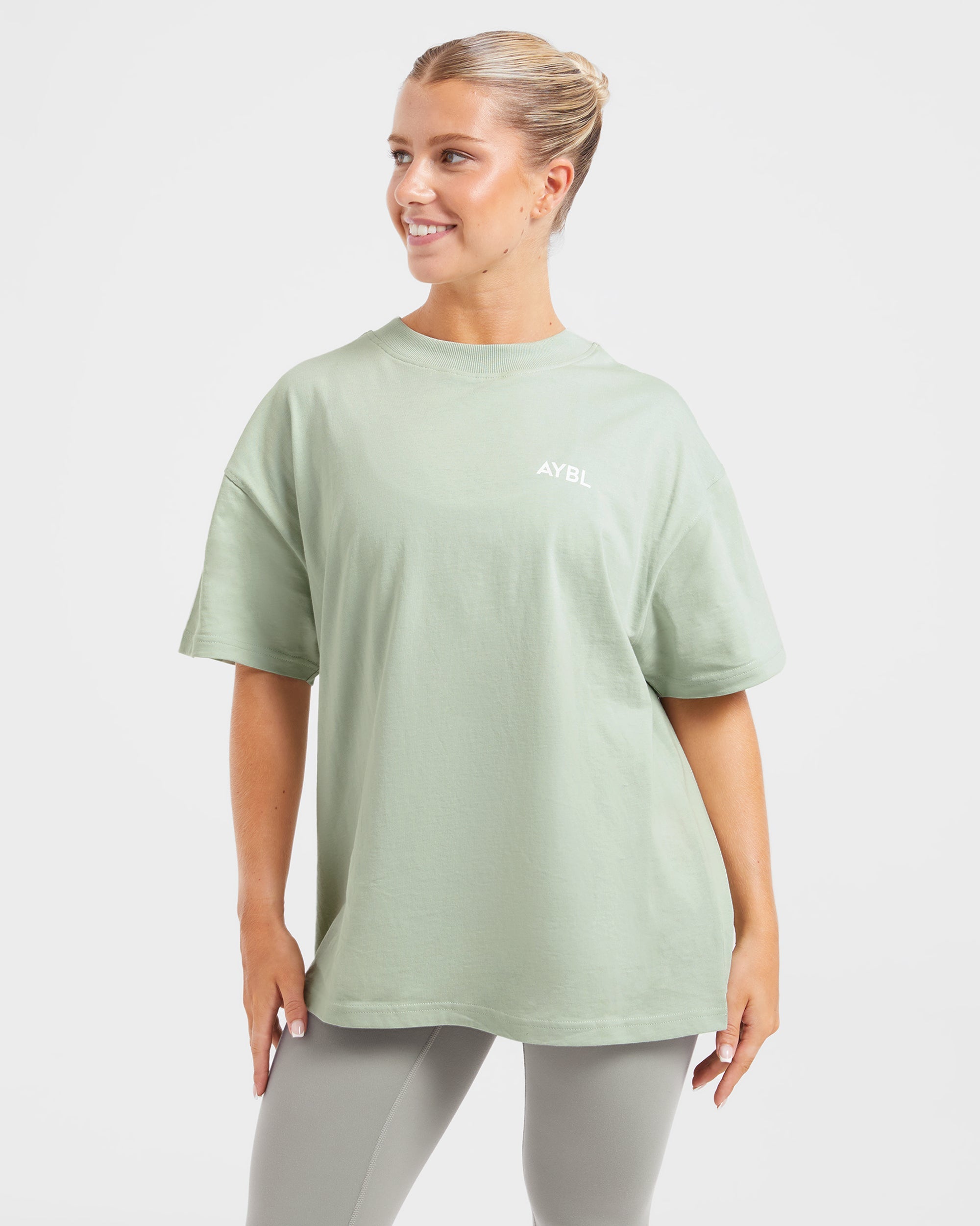 Camiseta Oversized con Estampado Lift - Sage Claro