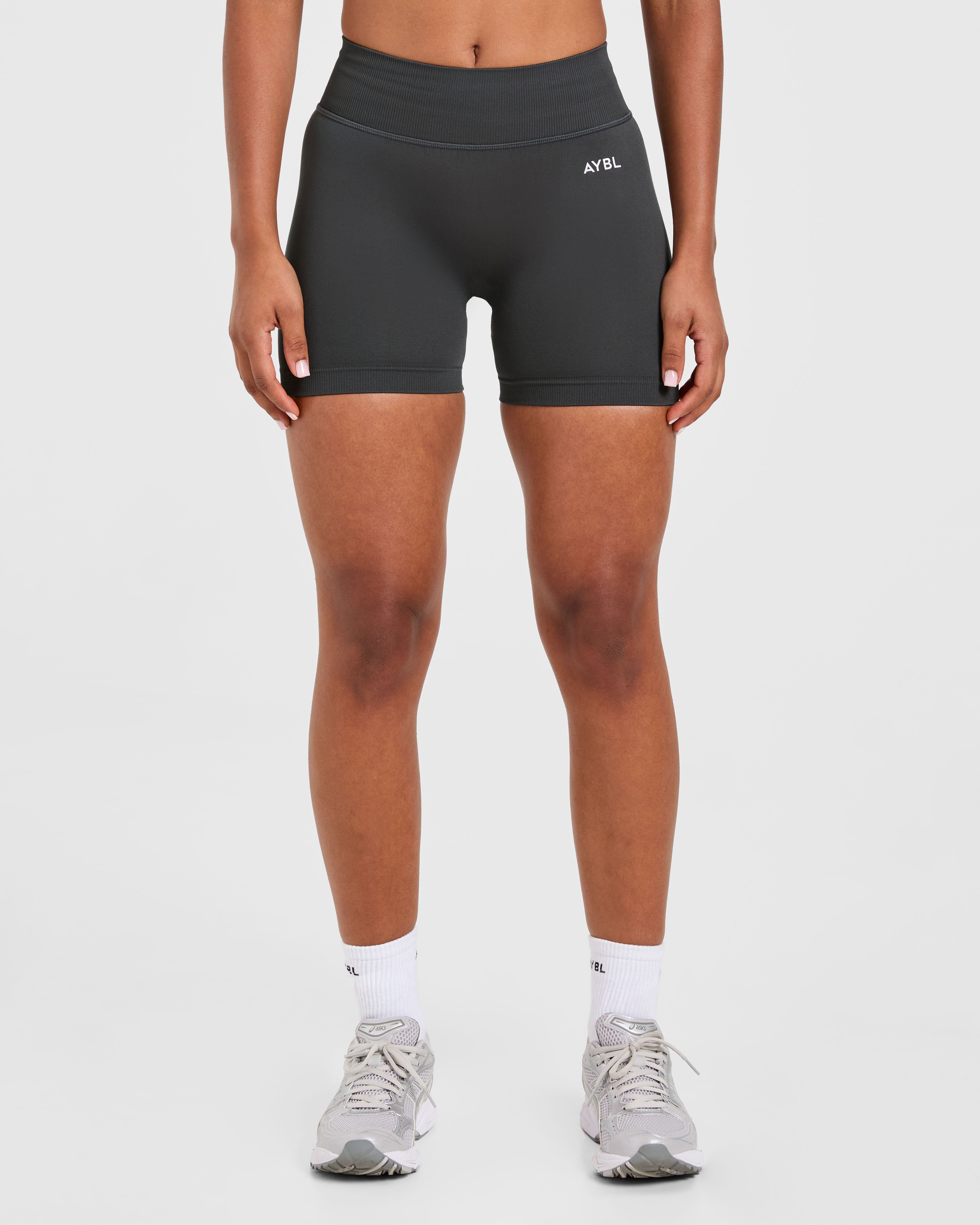 Pantalones cortos sin costuras Adapt | 4.5" - Carbón oscuro