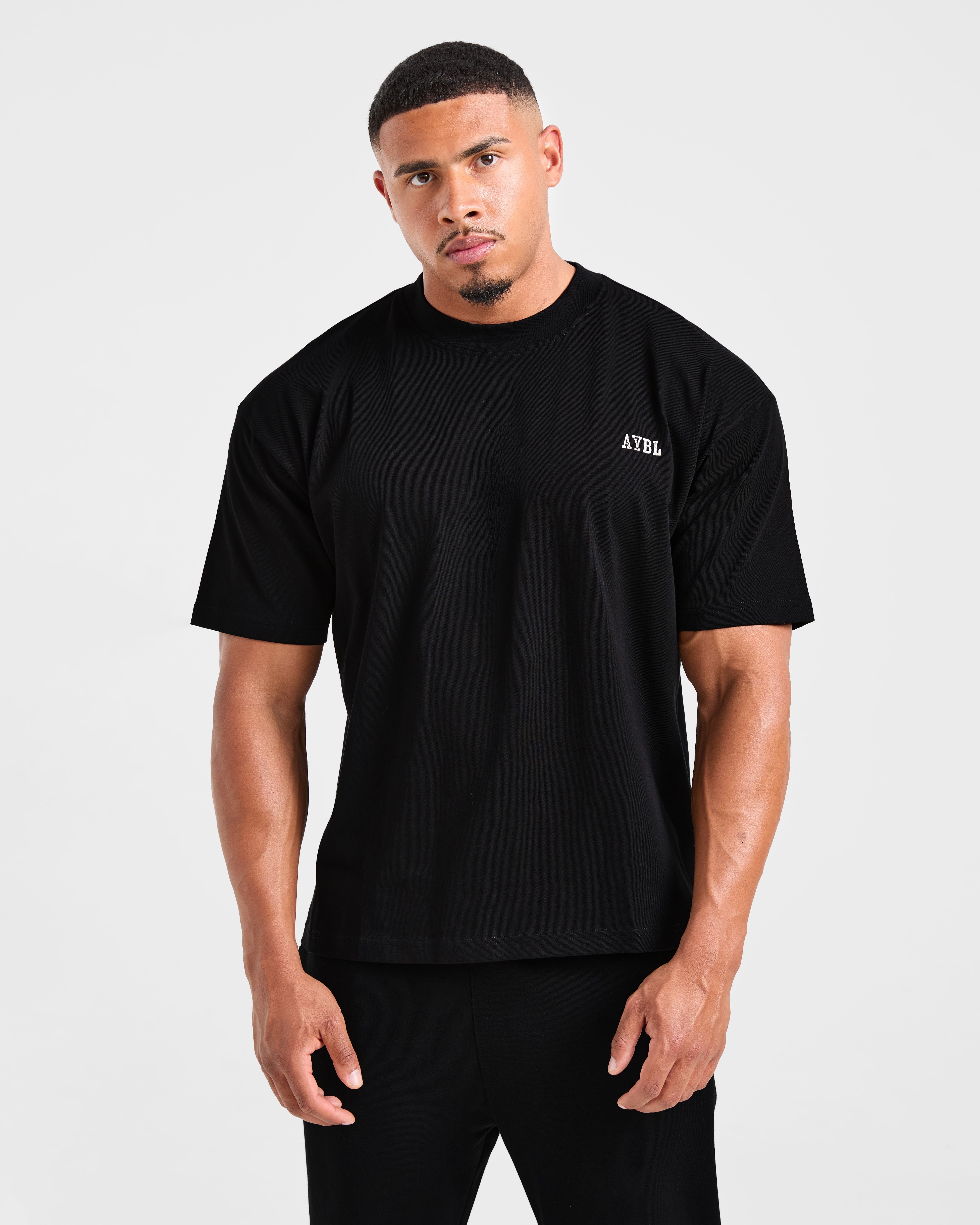 Camiseta Oversized Essentials para Levantamiento - Negro