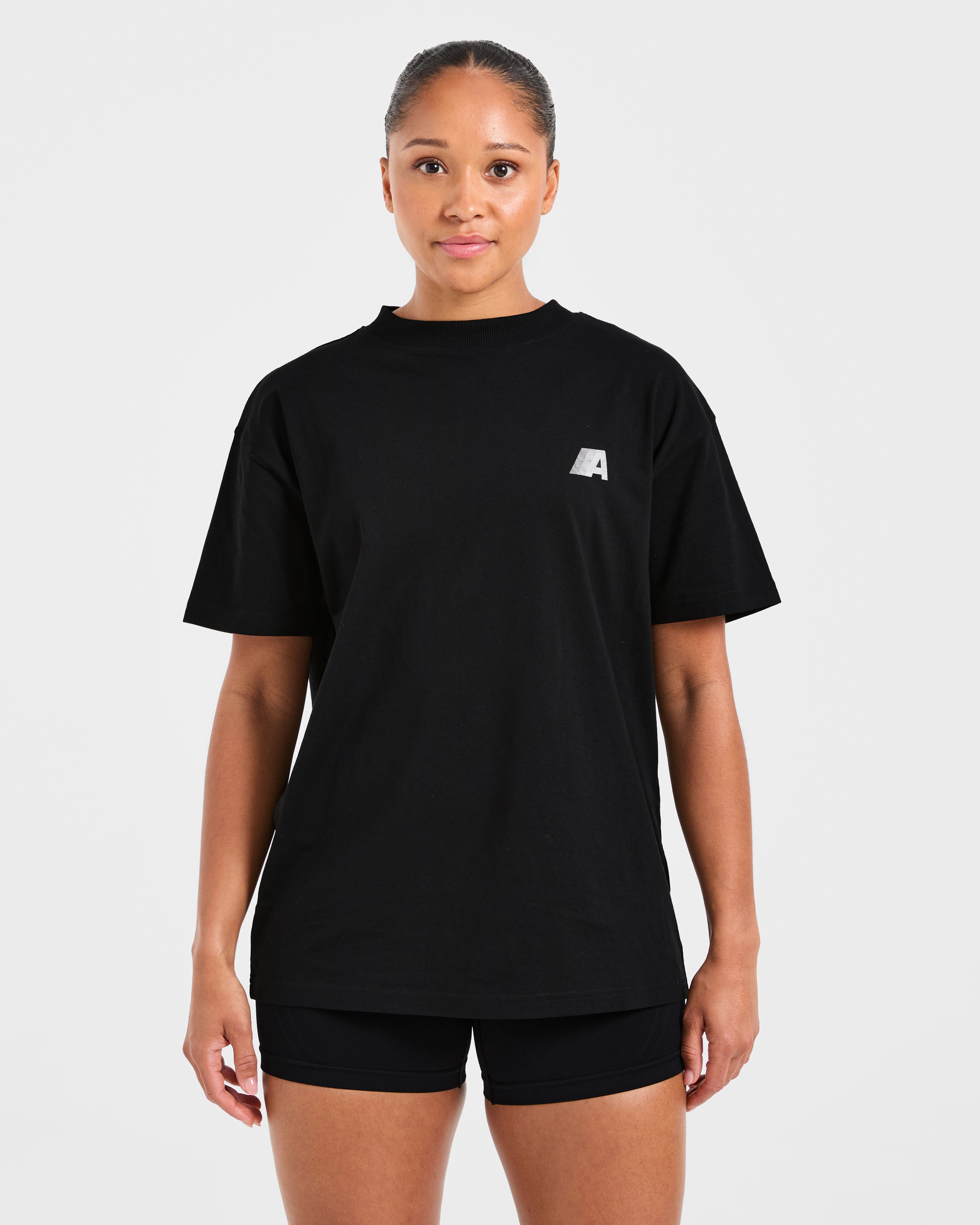 Camiseta Oversized Retro Athletics - Negro