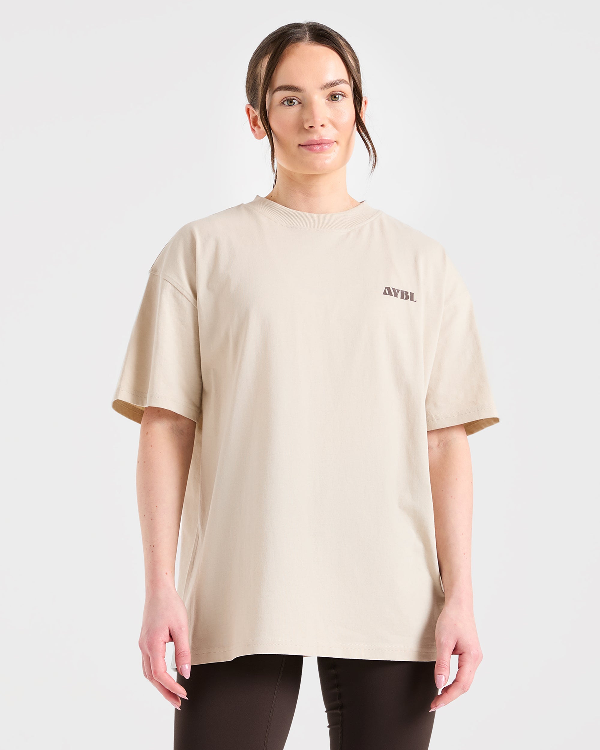 Camiseta Oversized de AYBL Sports Studio - Beige