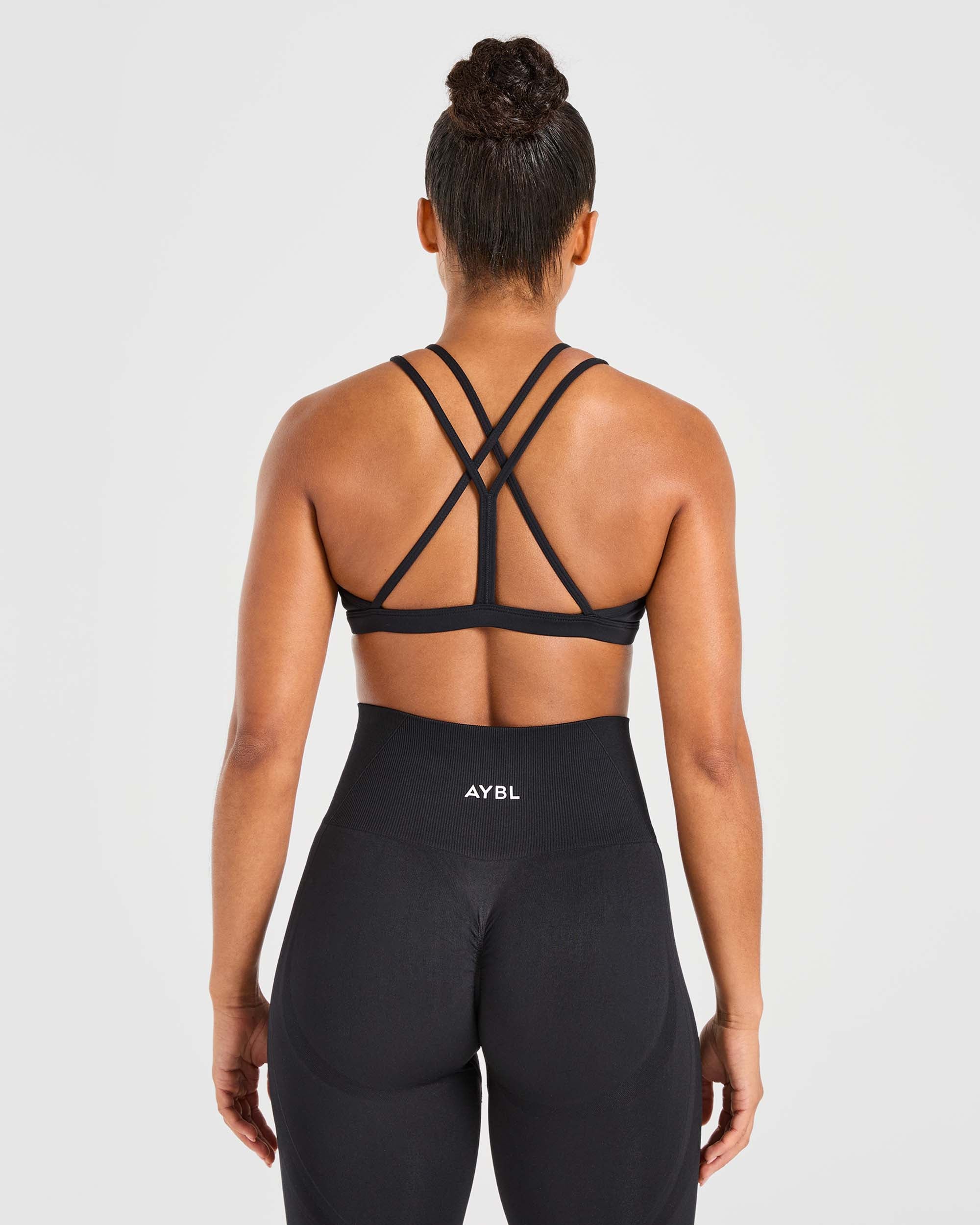Sports Bra Esencial con Tirantes - Negro