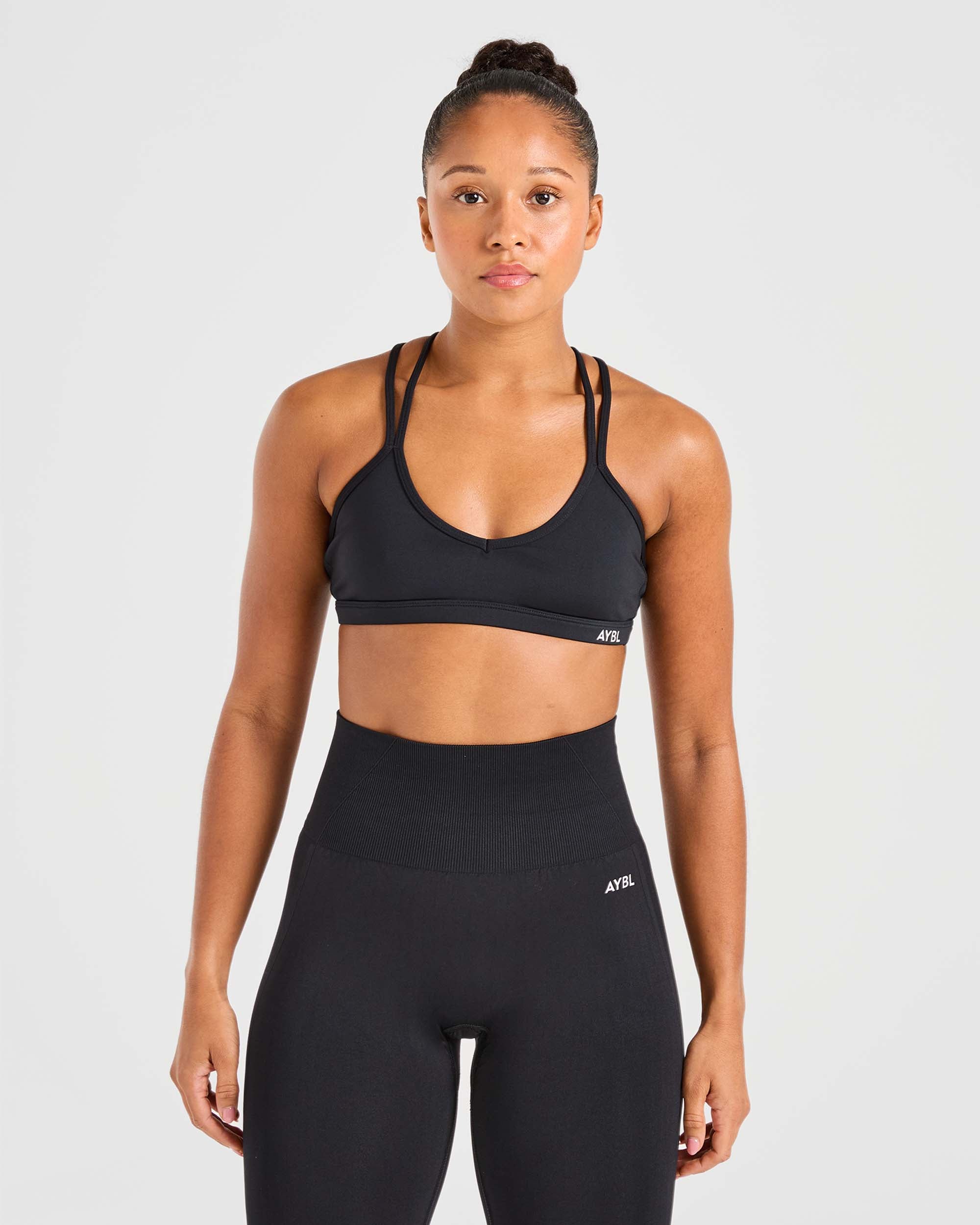 Sports Bra Esencial con Tirantes - Negro